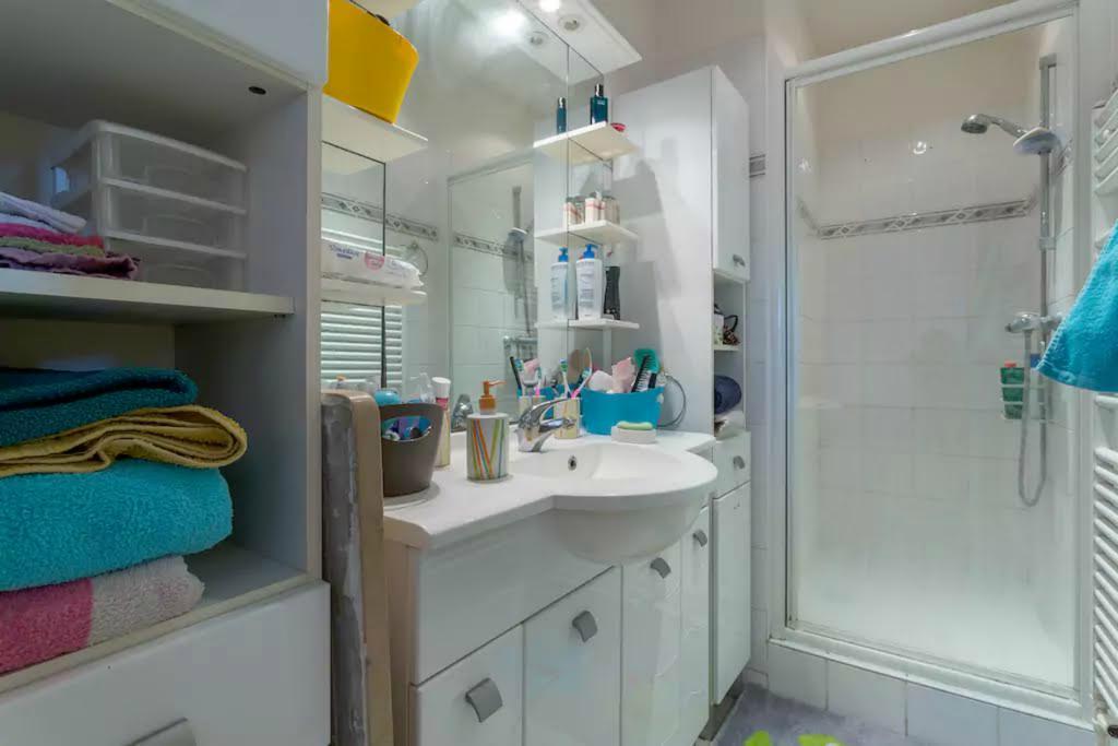 T3 55M2 & Garage, Proche Saone, Et 5 Min Vieux Lyon Via Metro D Appartement Buitenkant foto